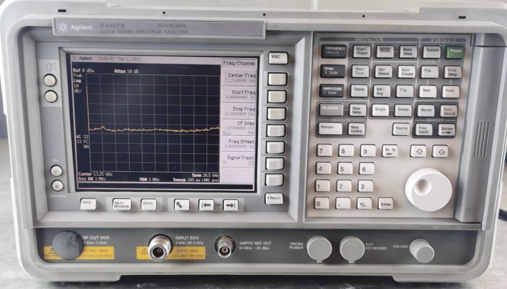 61fb4bc2911cc.jpg E4407B.jpg